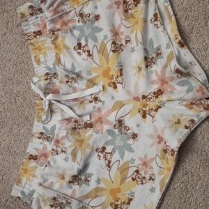 Disney Women's Athletic Shorts - Multicolor Floral